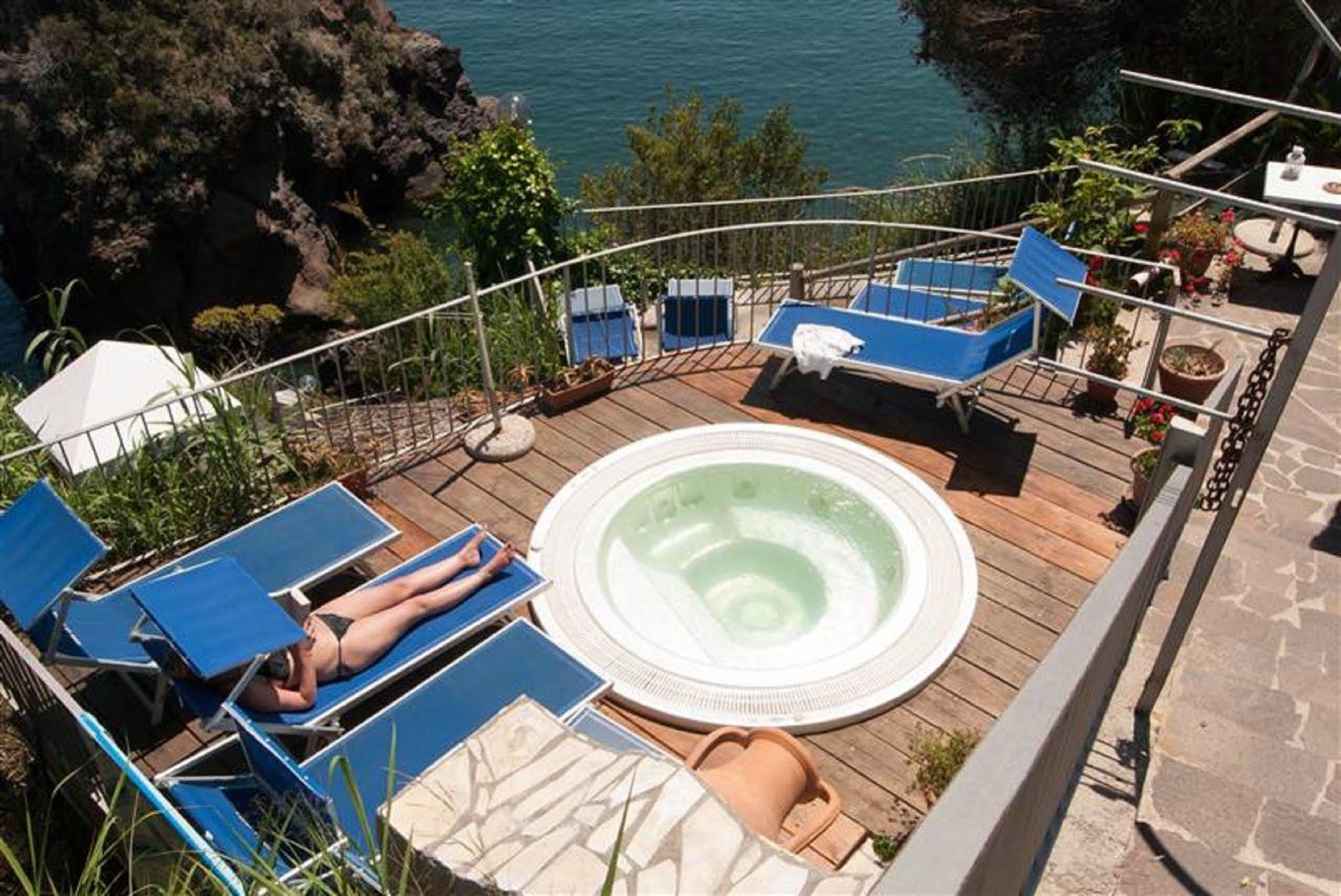 Hotel La Ninfea 3*